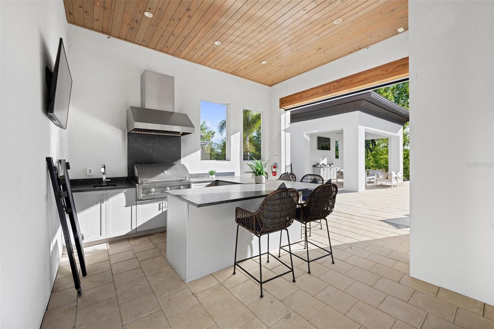 O6339149 Property Photo