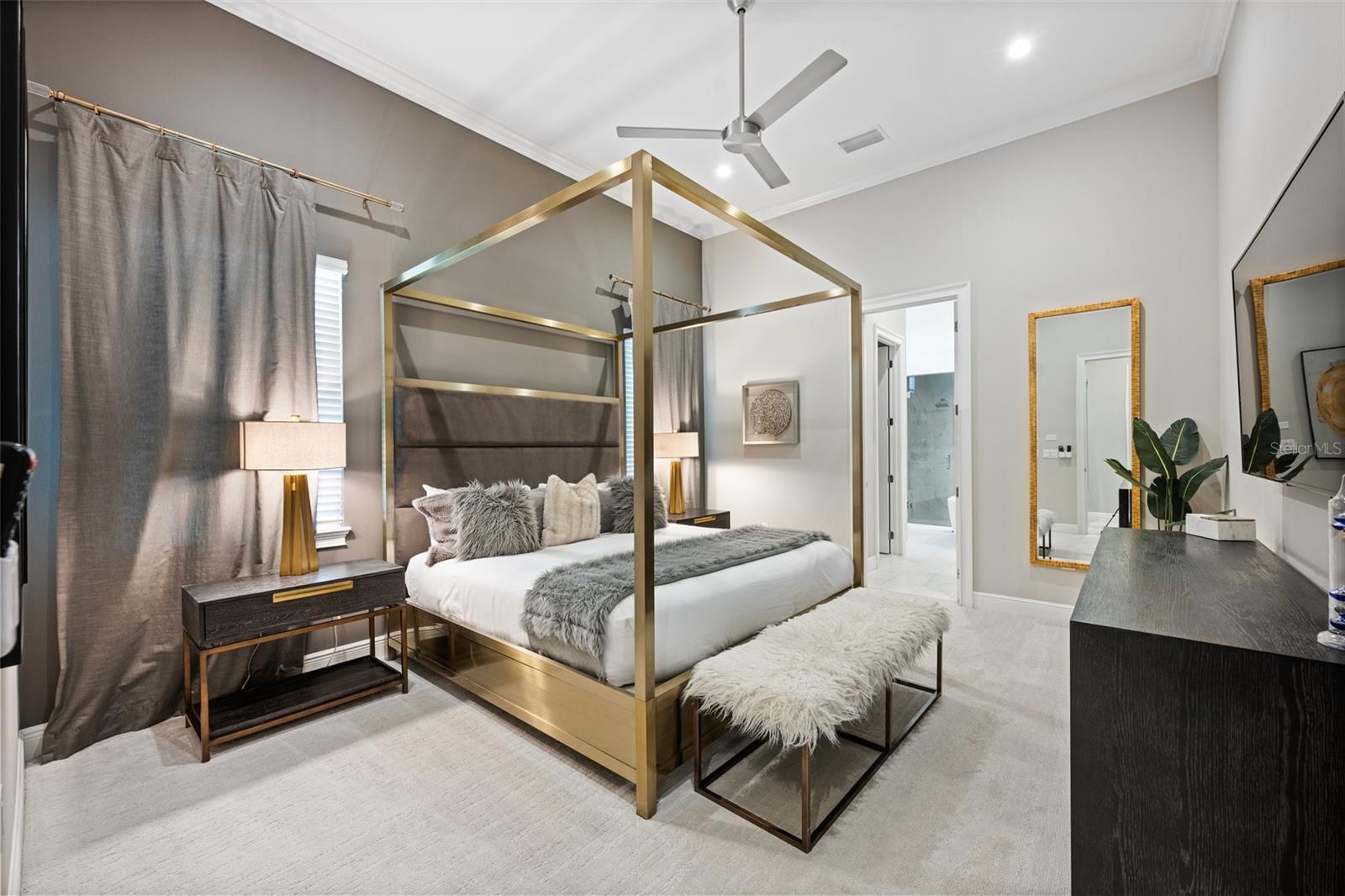 O6339149 Property Photo