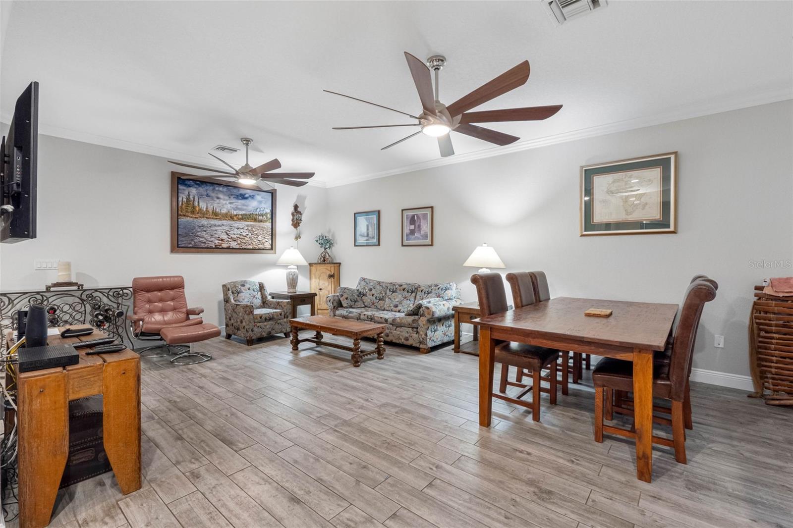 TB8421610 Property Photo