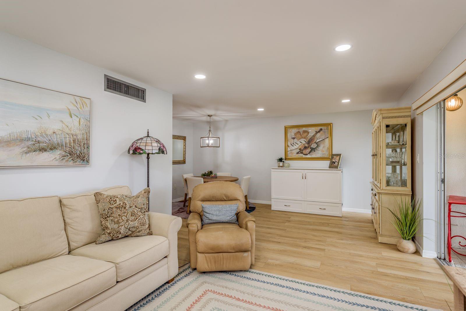 TB8421628 Property Photo