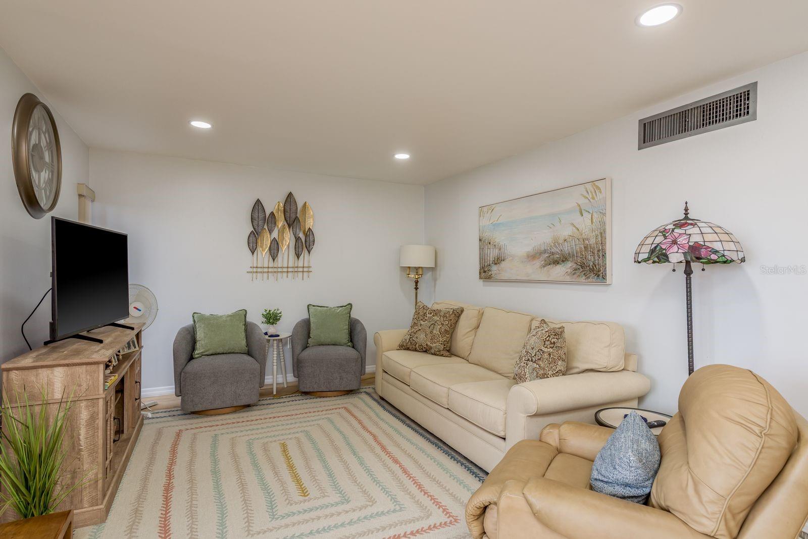 TB8421628 Property Photo