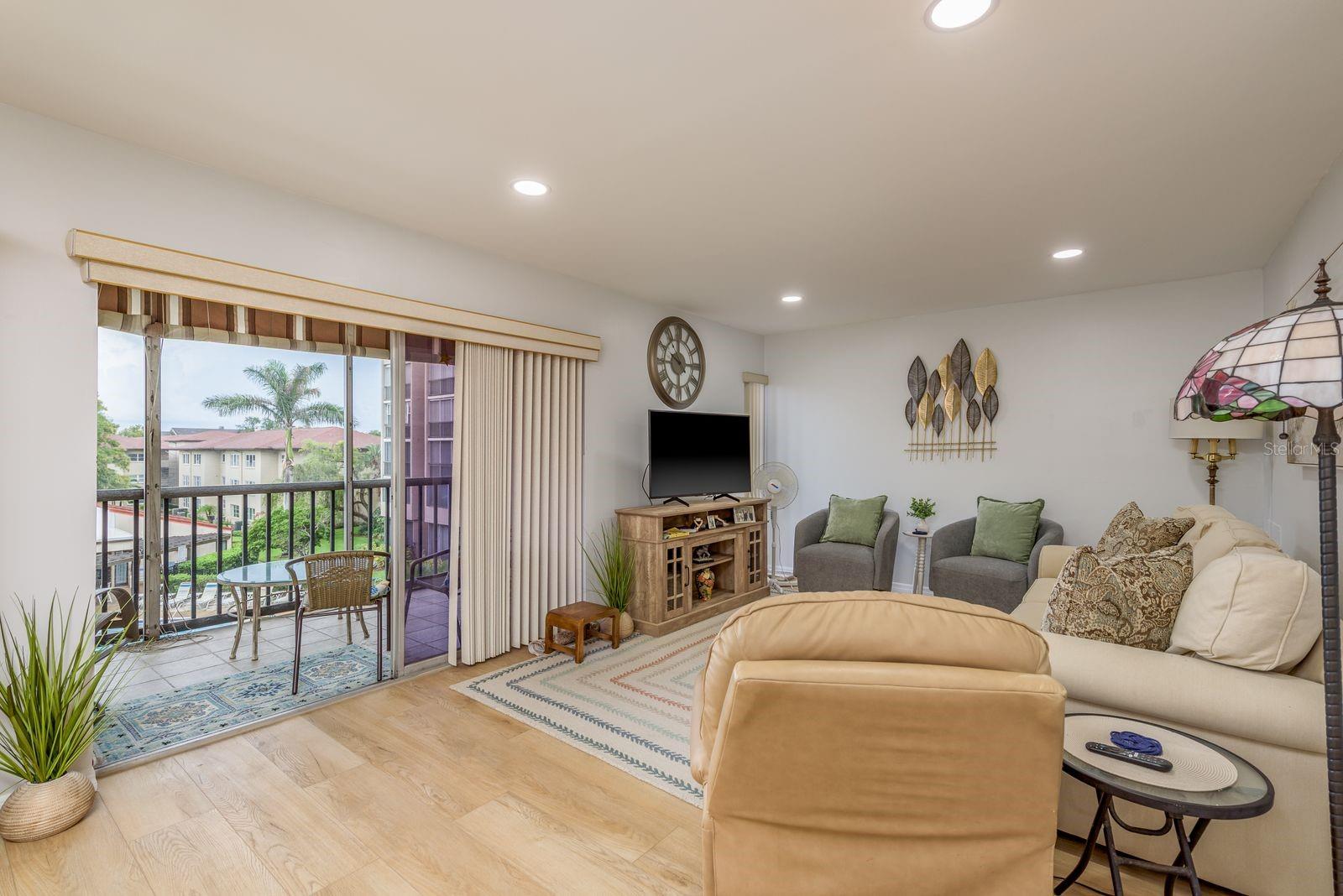 TB8421628 Property Photo