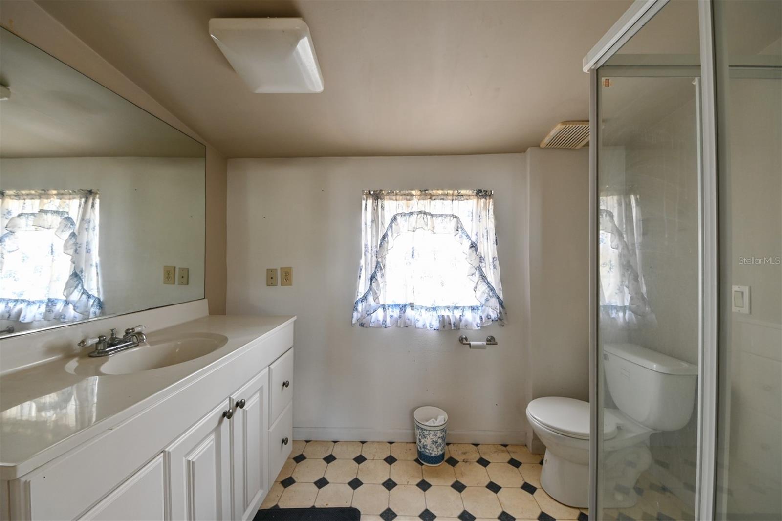 TB8421854 Property Photo