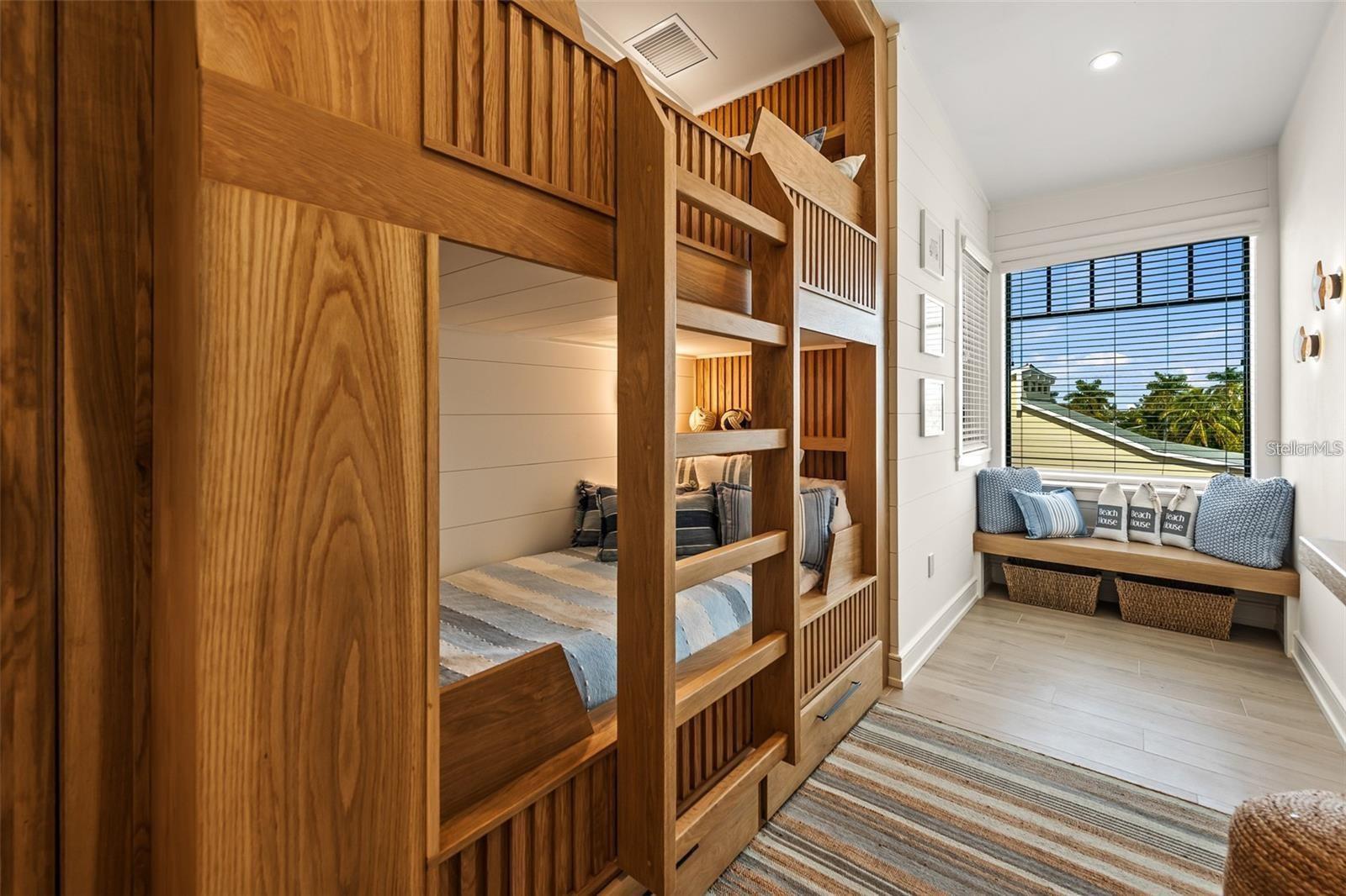 A4663380 Property Photo