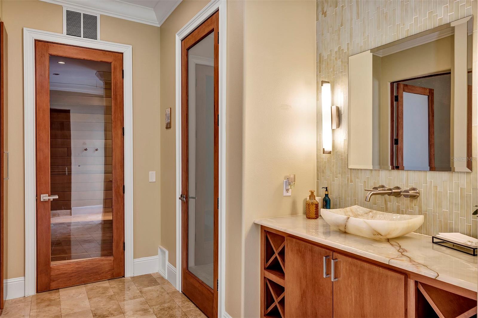 O6339472 Property Photo