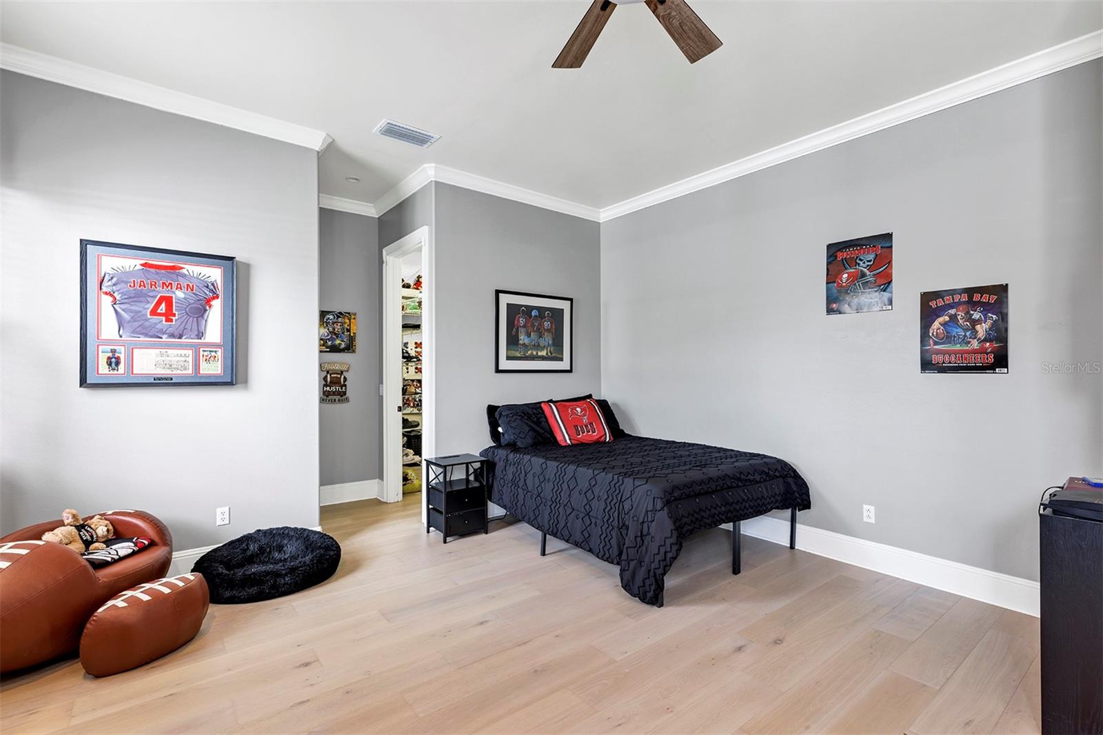 O6339472 Property Photo