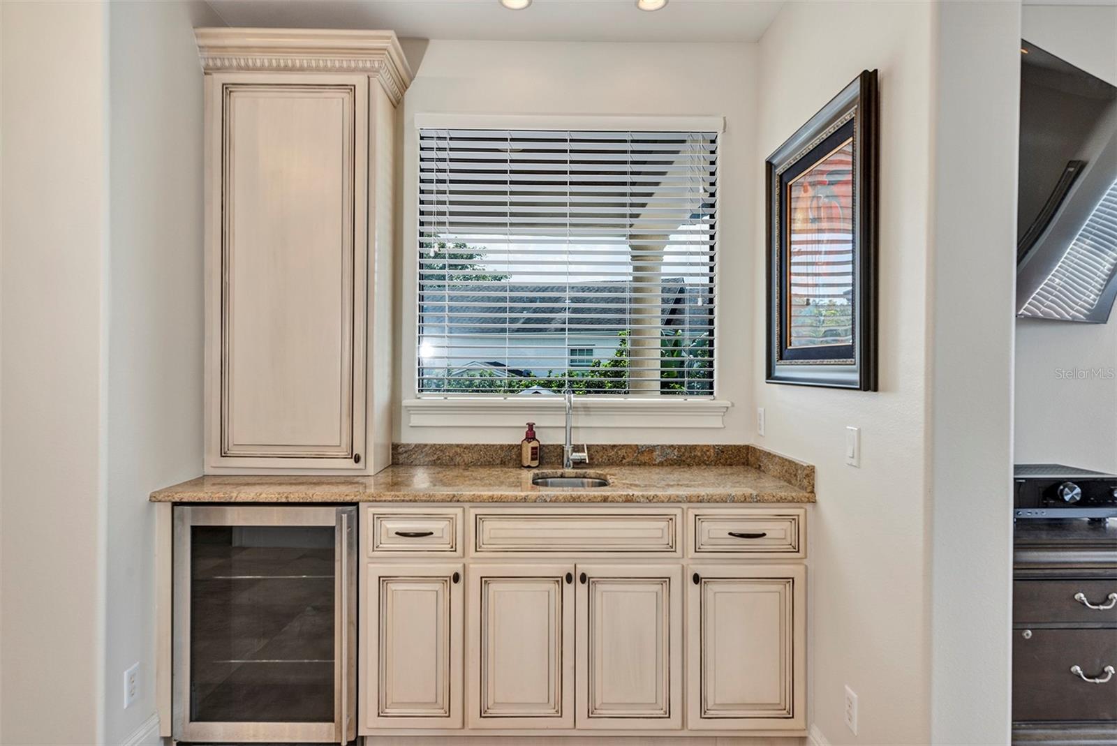 O6339472 Property Photo