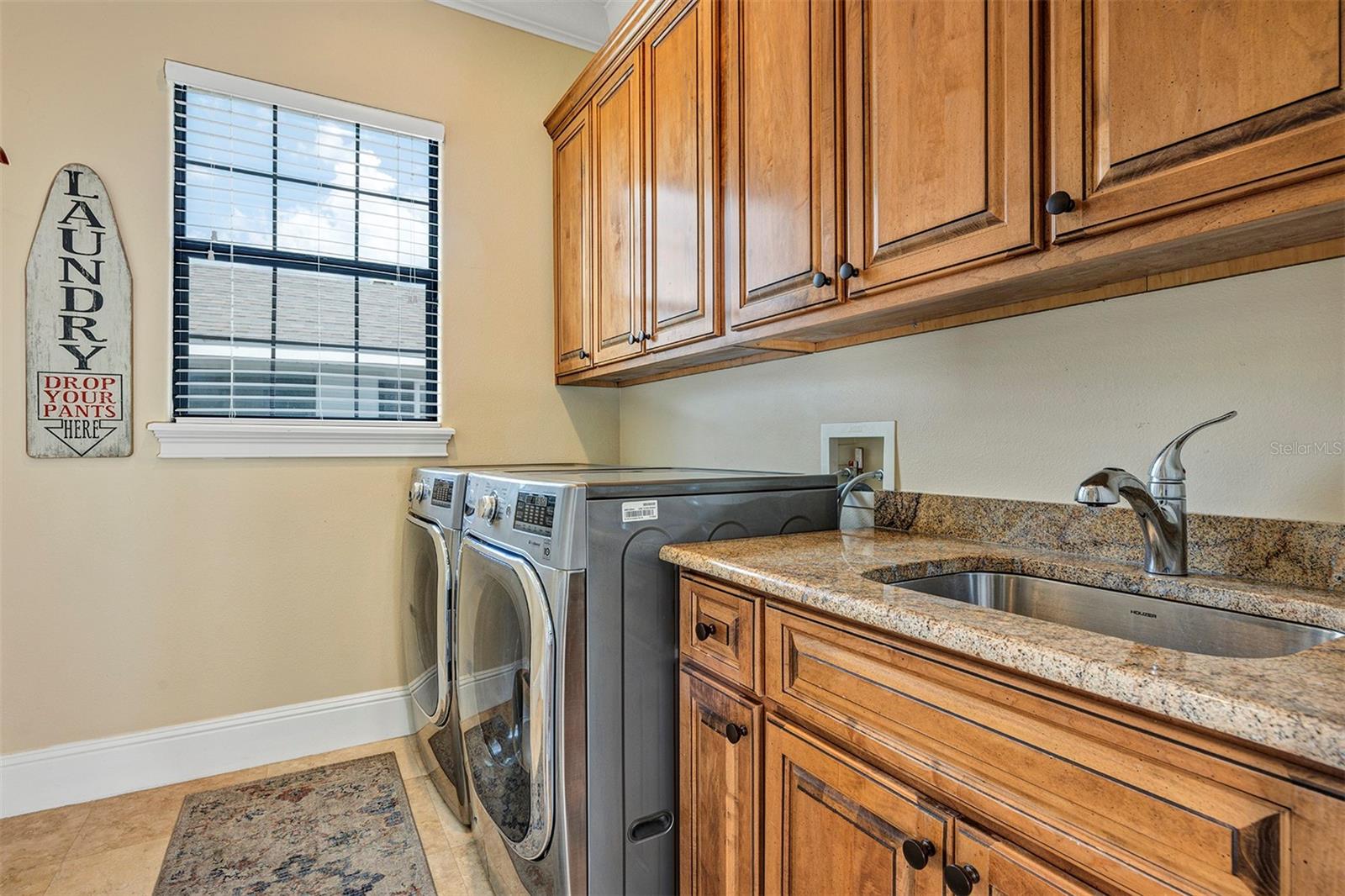 O6339472 Property Photo