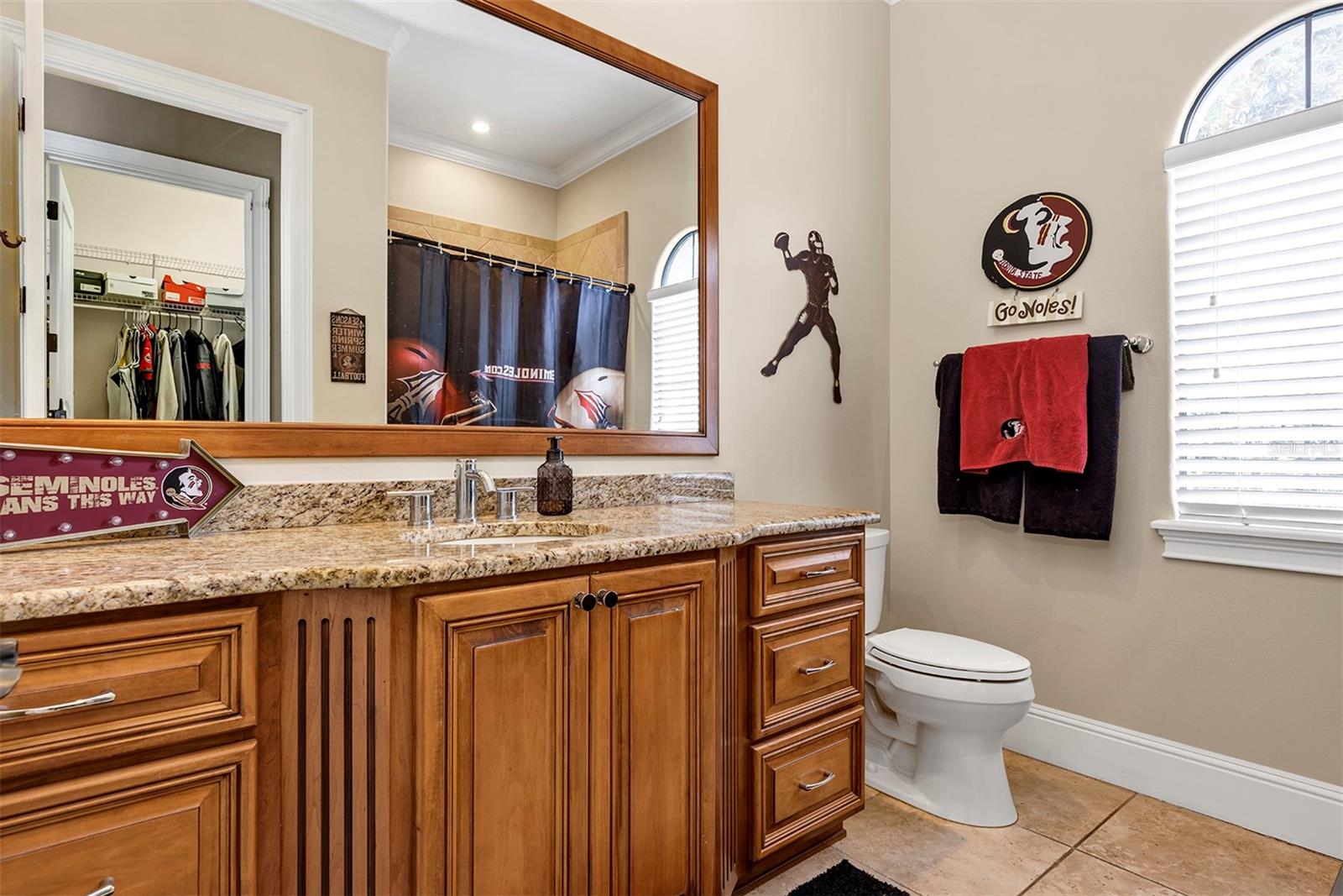 O6339472 Property Photo