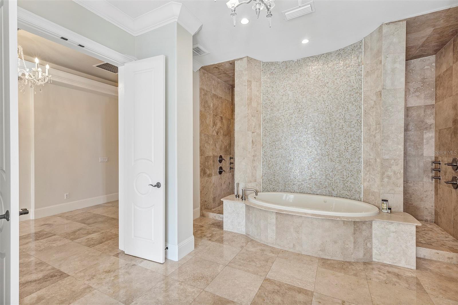 O6339472 Property Photo