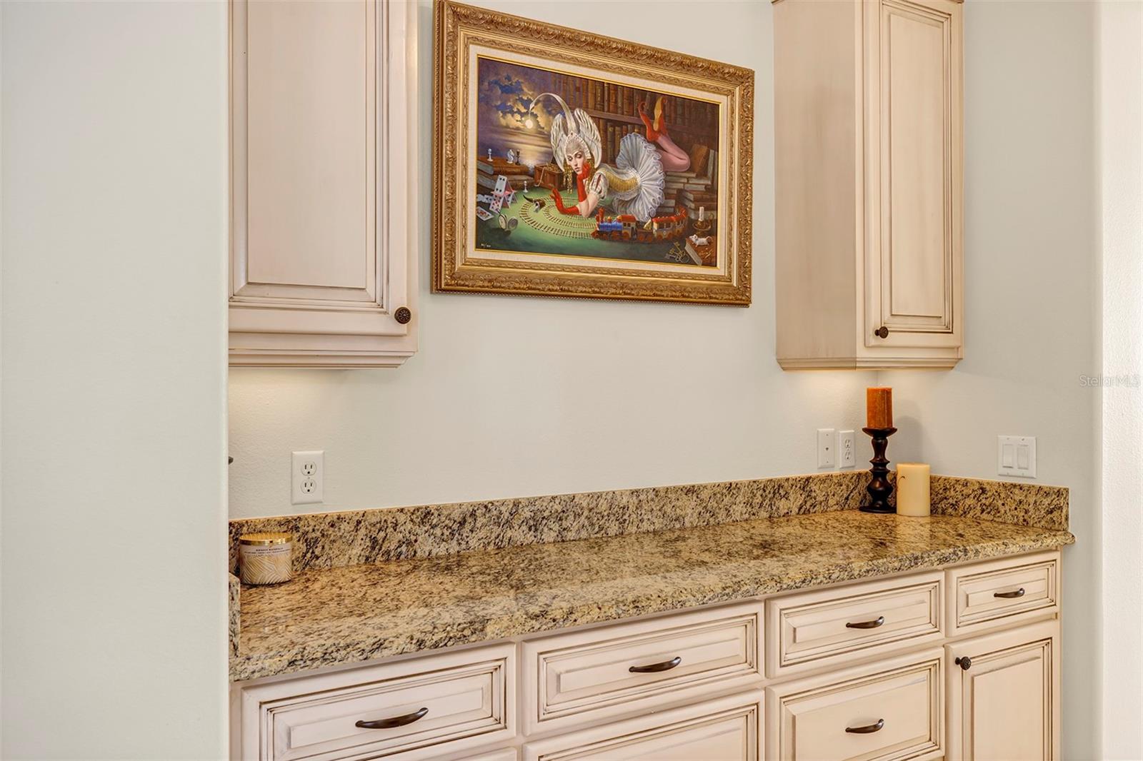 O6339472 Property Photo