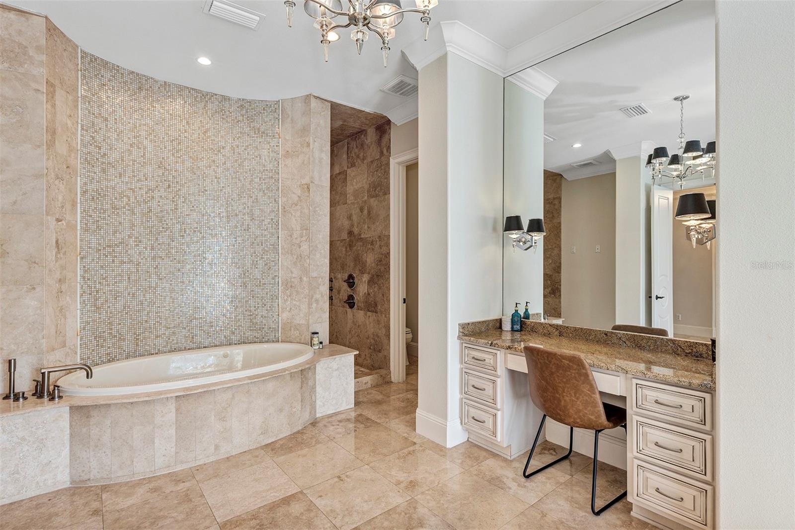 O6339472 Property Photo