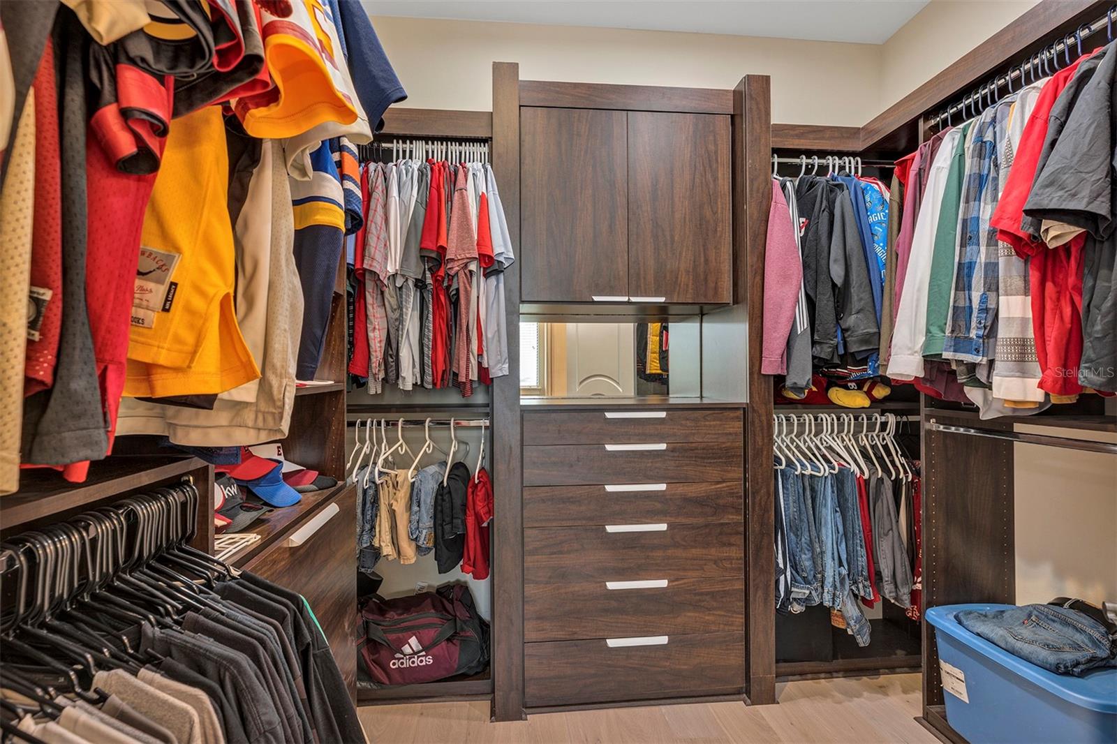 O6339472 Property Photo