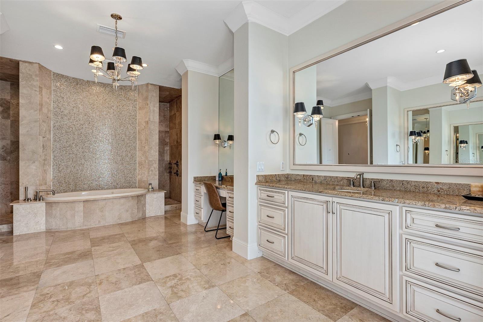 O6339472 Property Photo