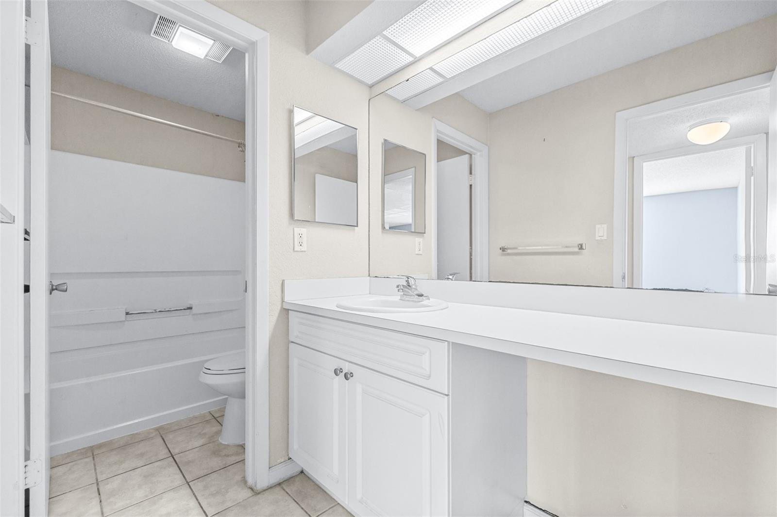 13287 ARBOR POINTE CIR #302, TAMPA, FL, 33617