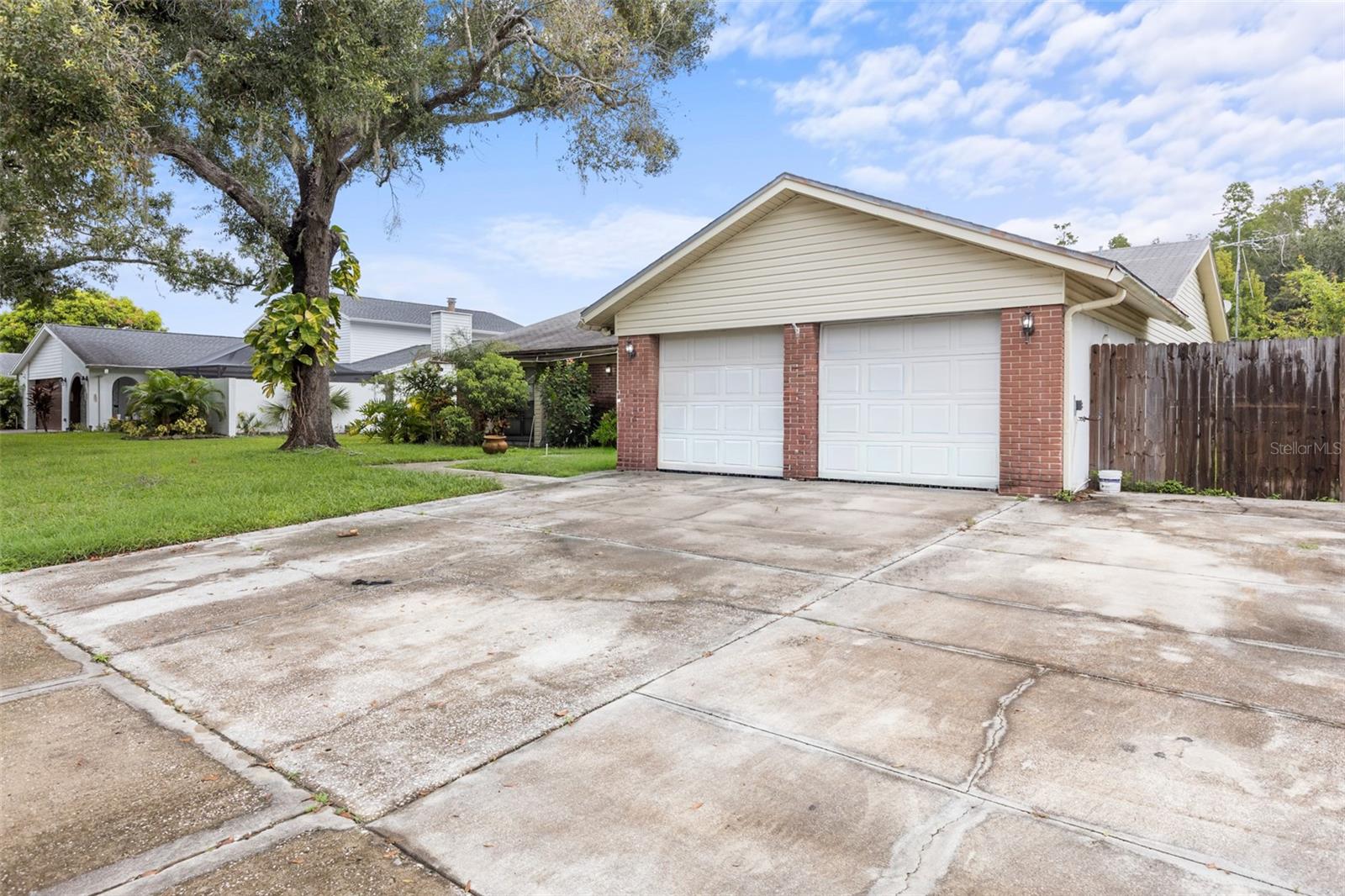 16503 FOOTHILL DR, TAMPA, FL, 33624