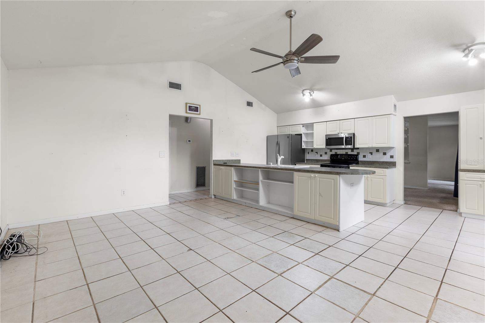 16503 FOOTHILL DR, TAMPA, FL, 33624