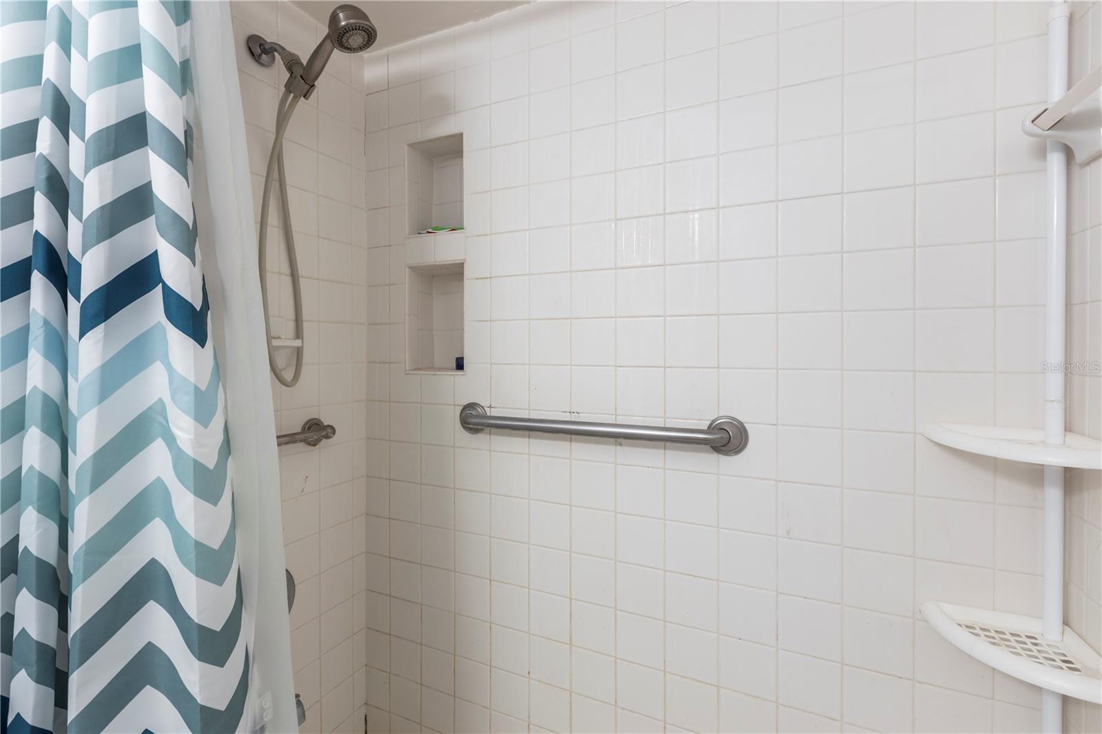 16503 FOOTHILL DR, TAMPA, FL, 33624