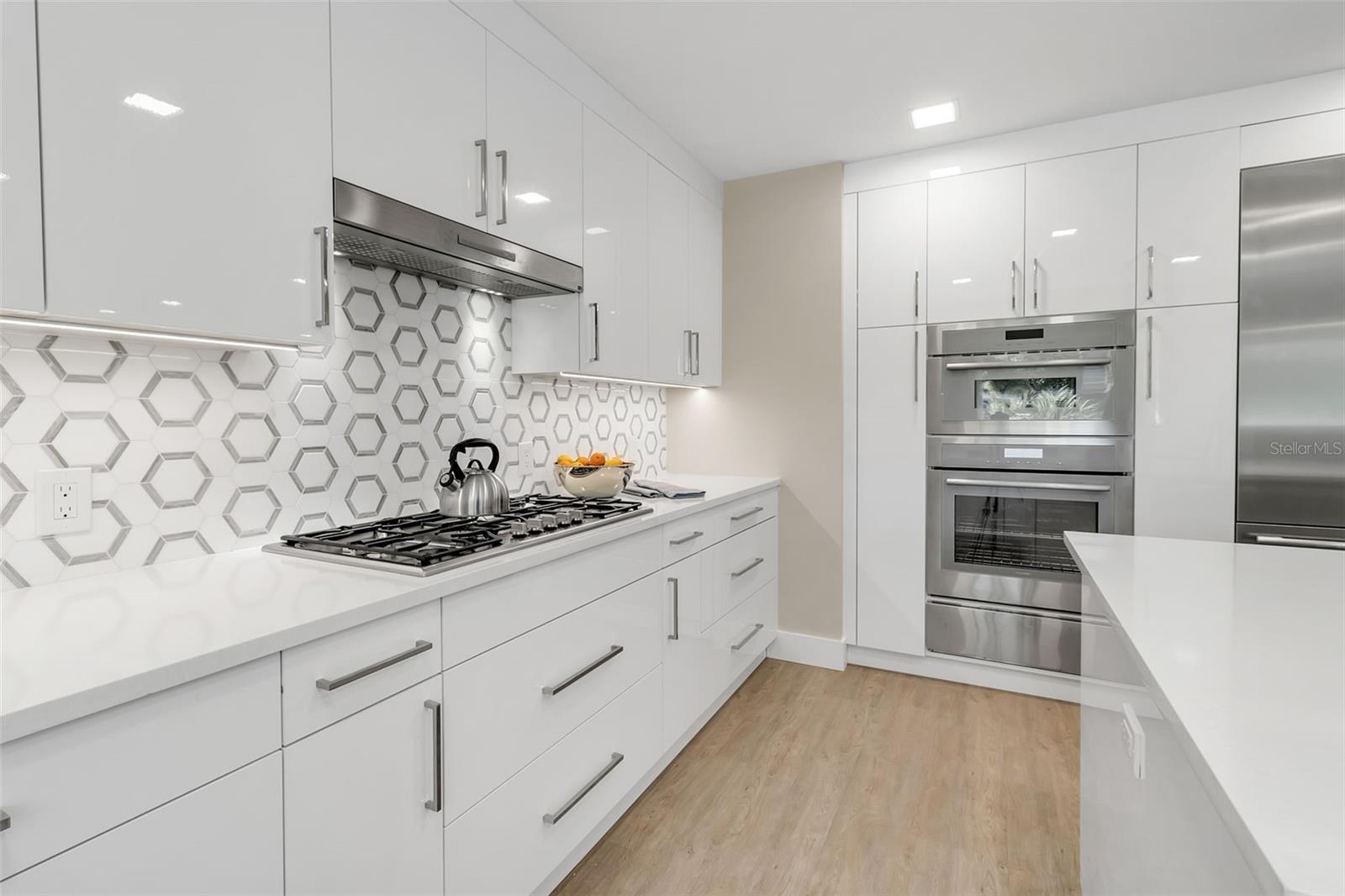 1621 PINE BAY DR, SARASOTA, FL, 34231