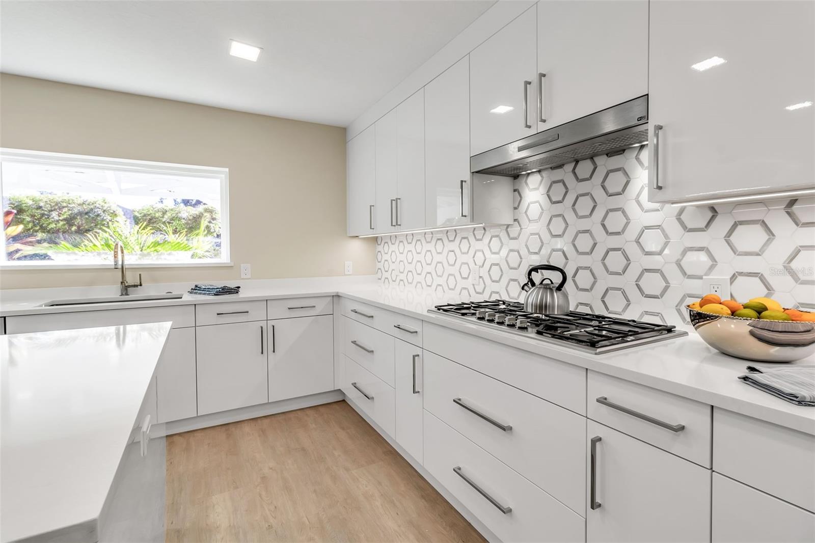 1621 PINE BAY DR, SARASOTA, FL, 34231