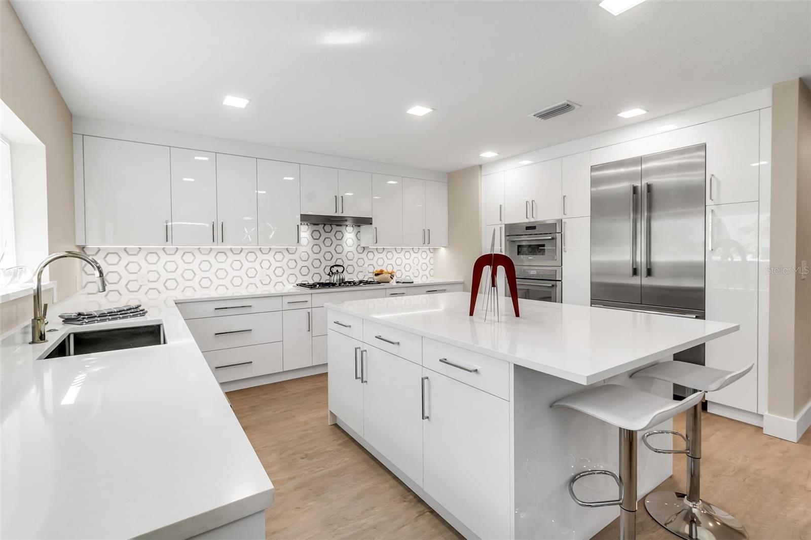 1621 PINE BAY DR, SARASOTA, FL, 34231