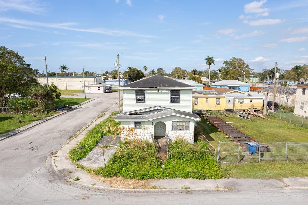 TB8422032 Property Photo