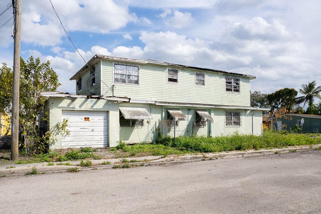 TB8422032 Property Photo