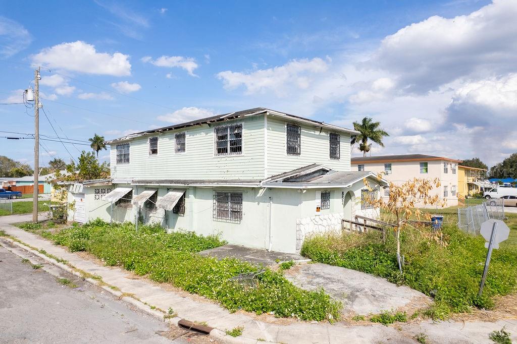 TB8422032 Property Photo