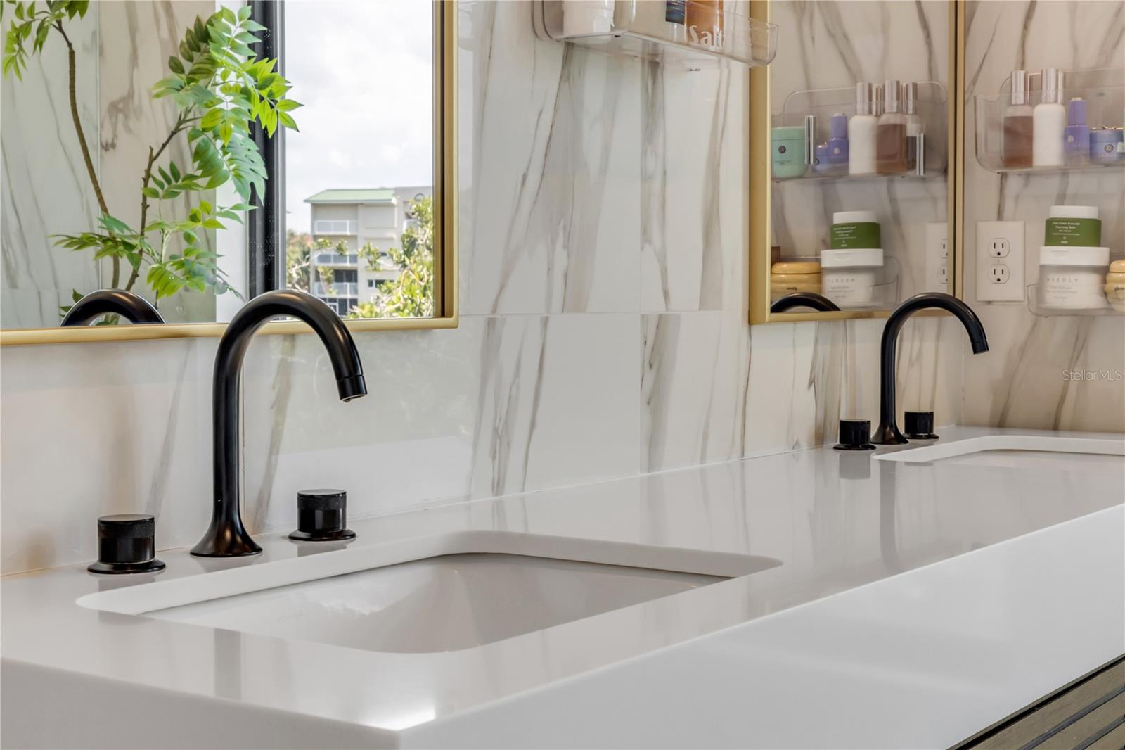 NS1085836 Property Photo