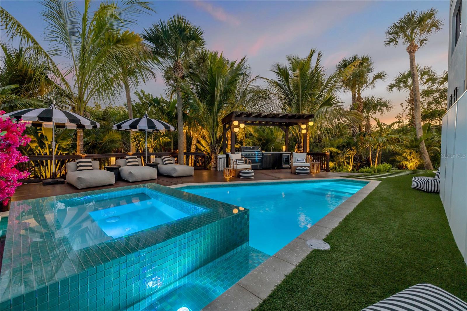 NS1085836 Property Photo