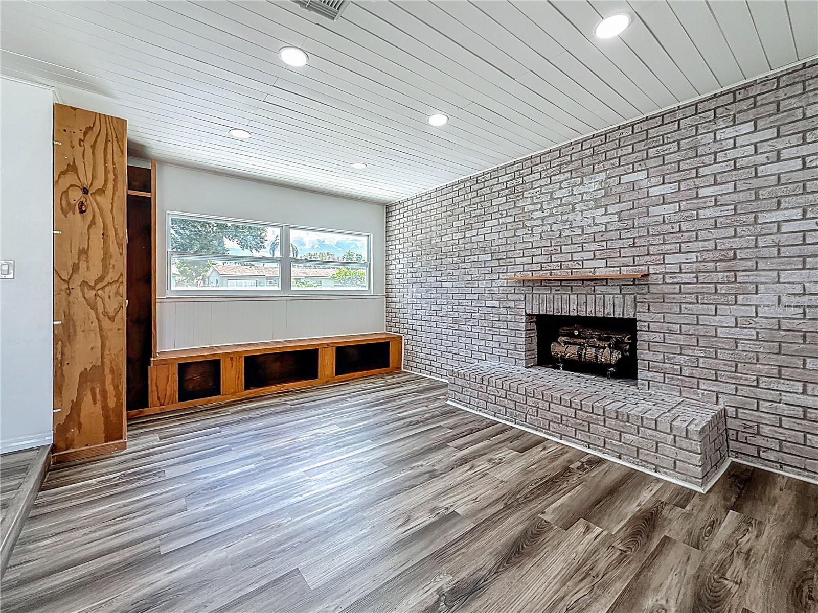 4060 30TH ST N, ST PETERSBURG, FL, 33714