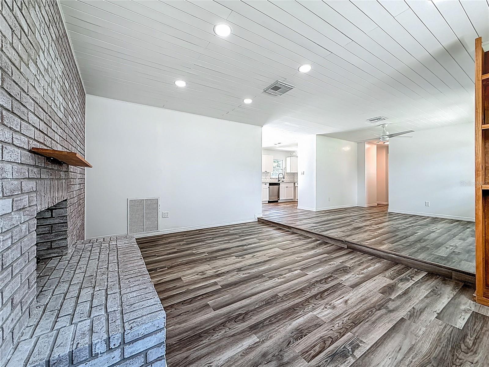 4060 30TH ST N, ST PETERSBURG, FL, 33714