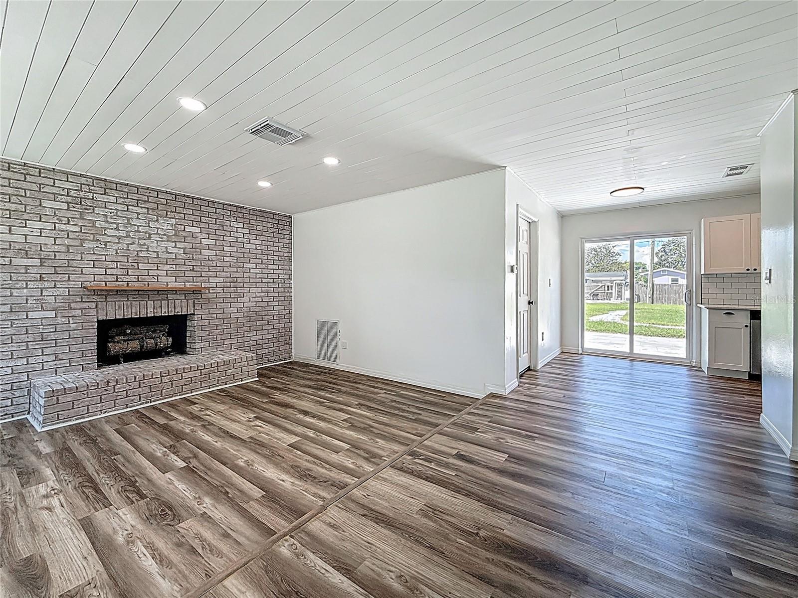 4060 30TH ST N, ST PETERSBURG, FL, 33714