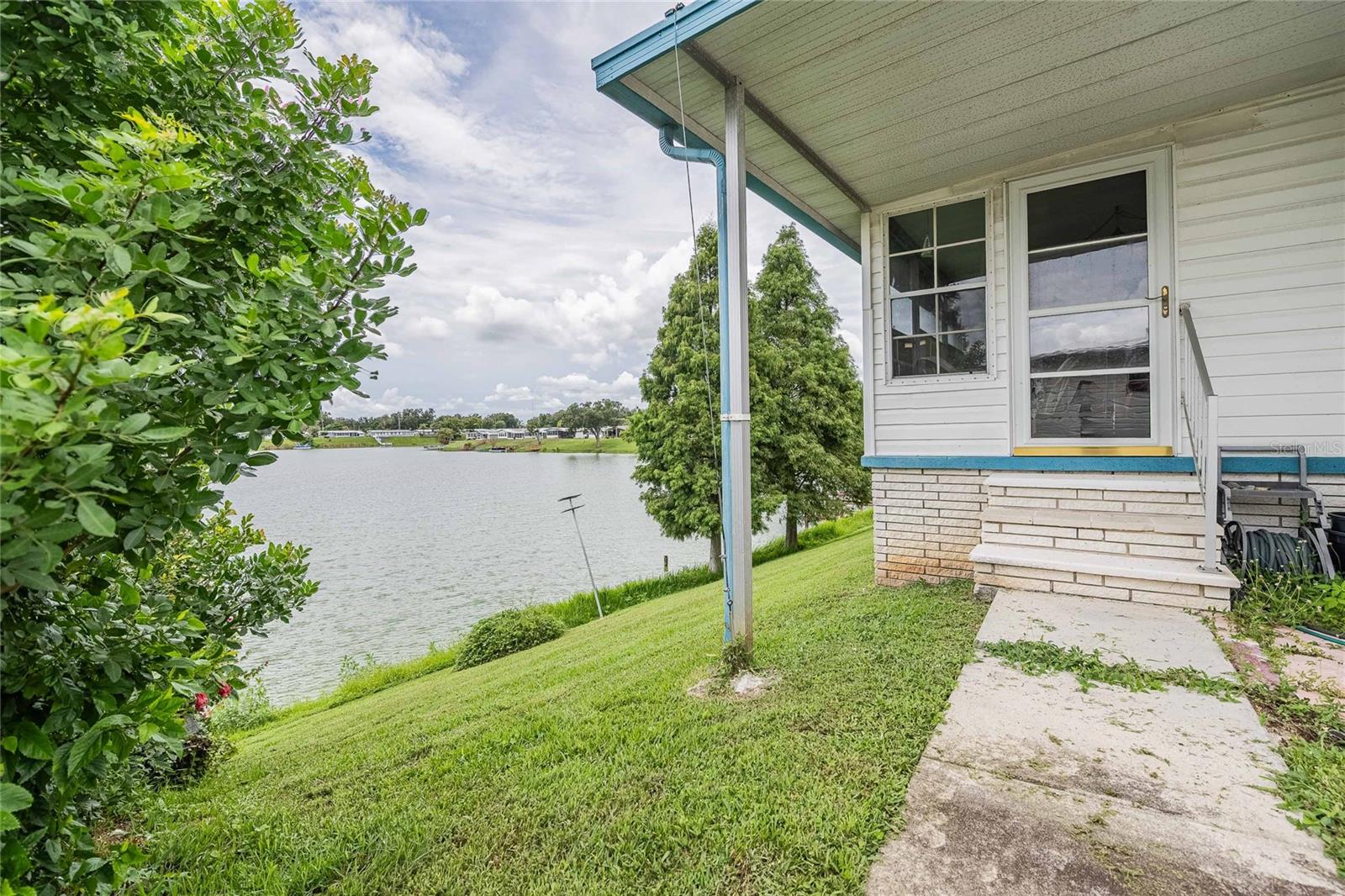 TB8422084 Property Photo