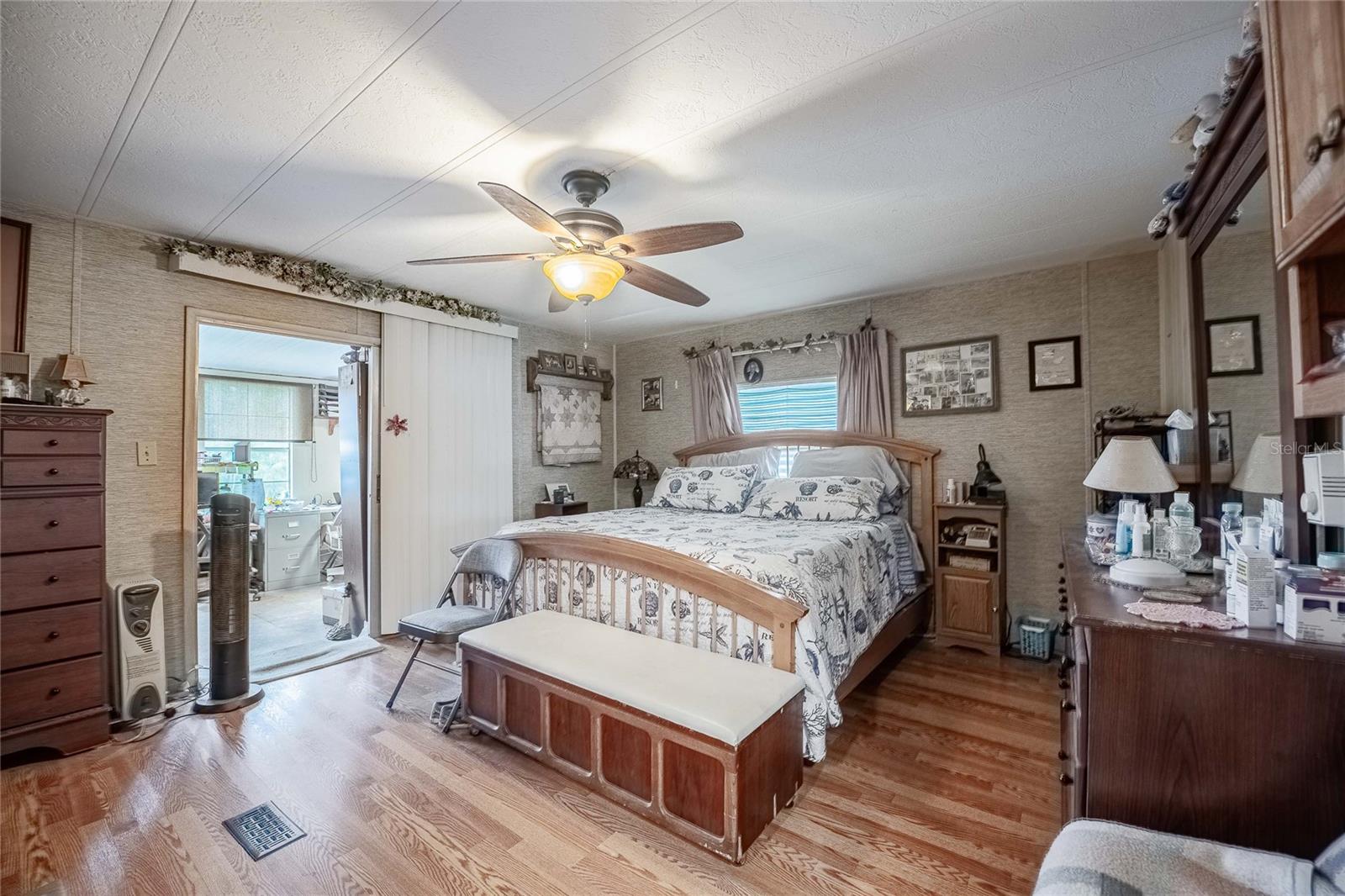 TB8422084 Property Photo