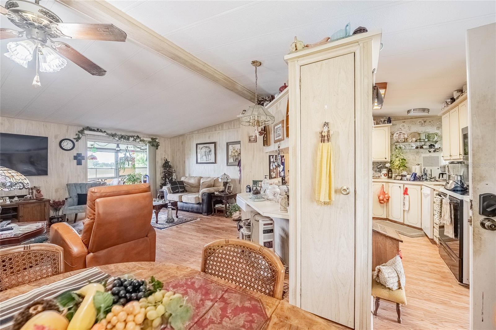 TB8422084 Property Photo