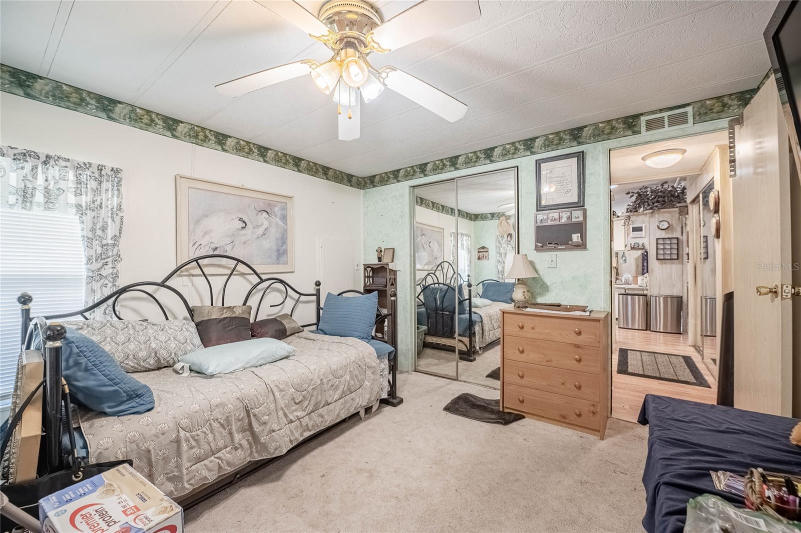 TB8422084 Property Photo