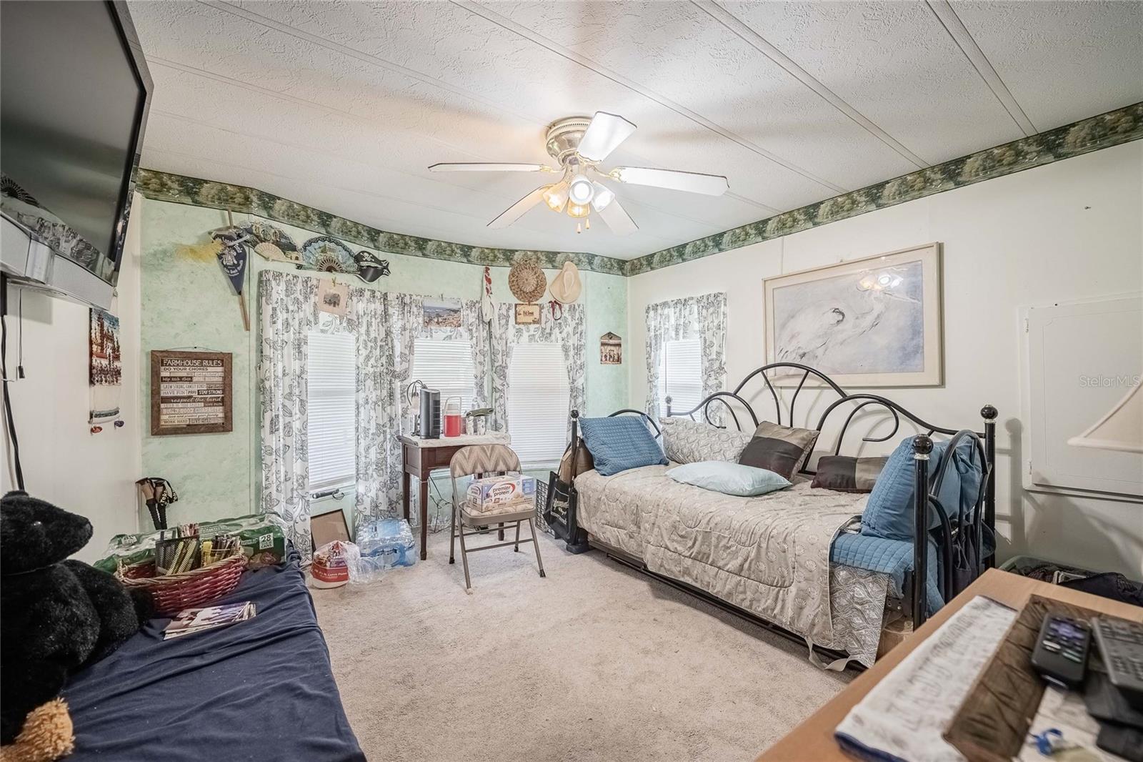 TB8422084 Property Photo