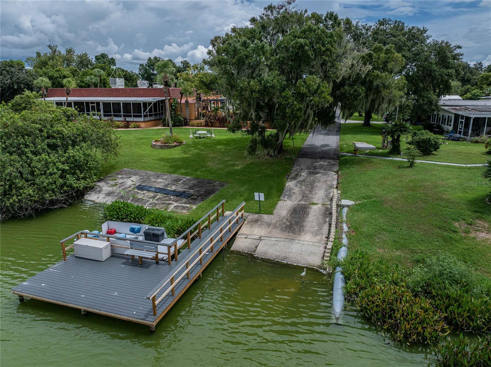 TB8422084 Property Photo