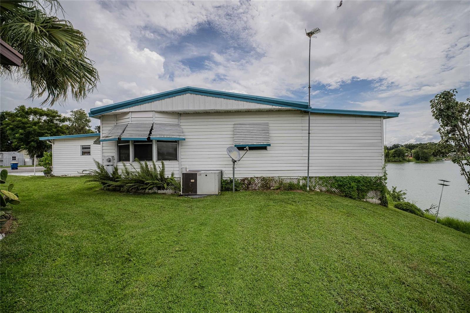 TB8422084 Property Photo