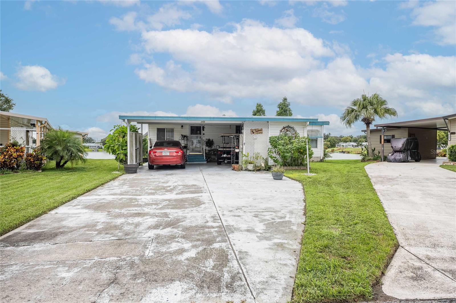 TB8422084 Property Photo