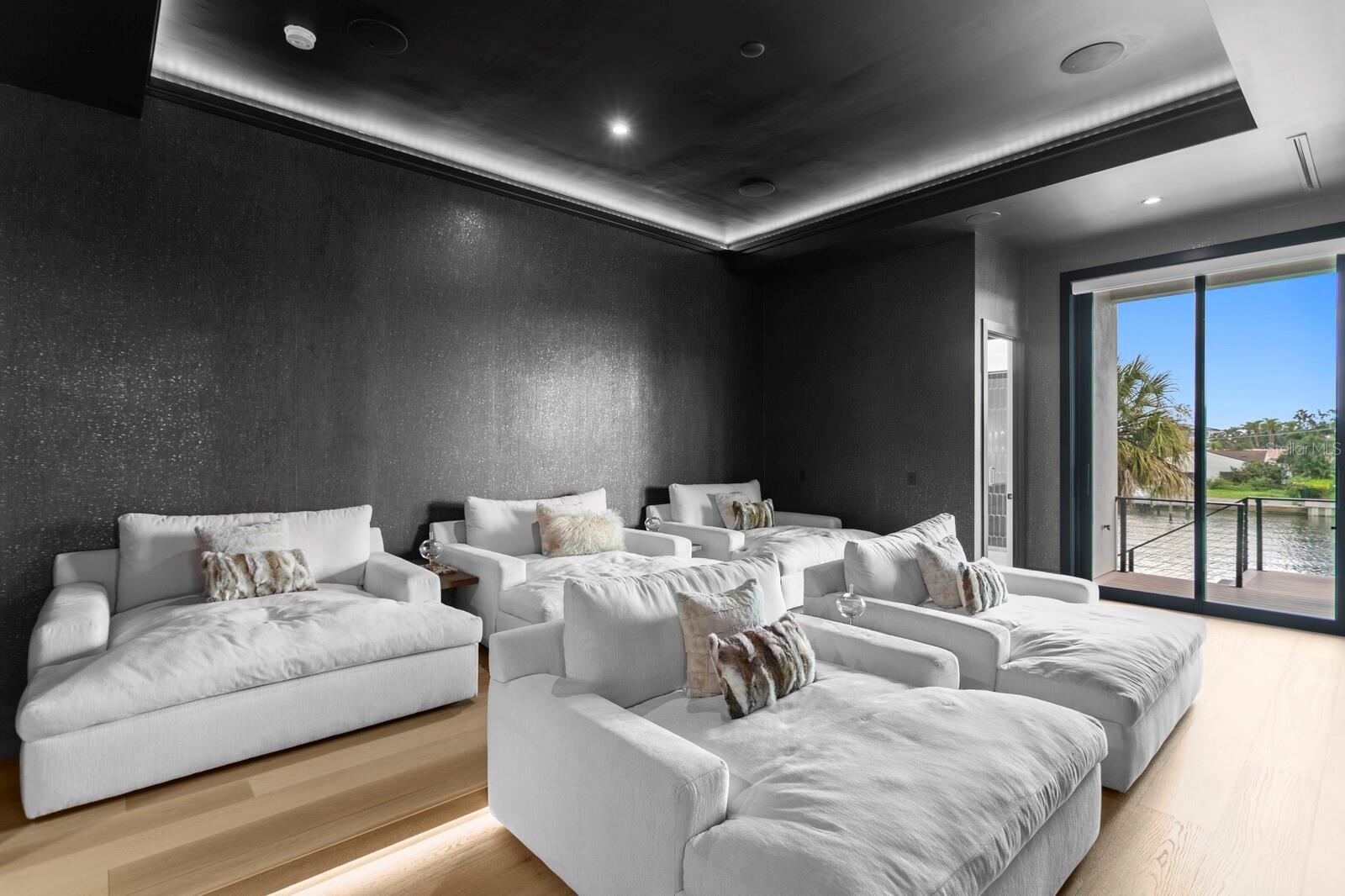 TB8422091 Property Photo