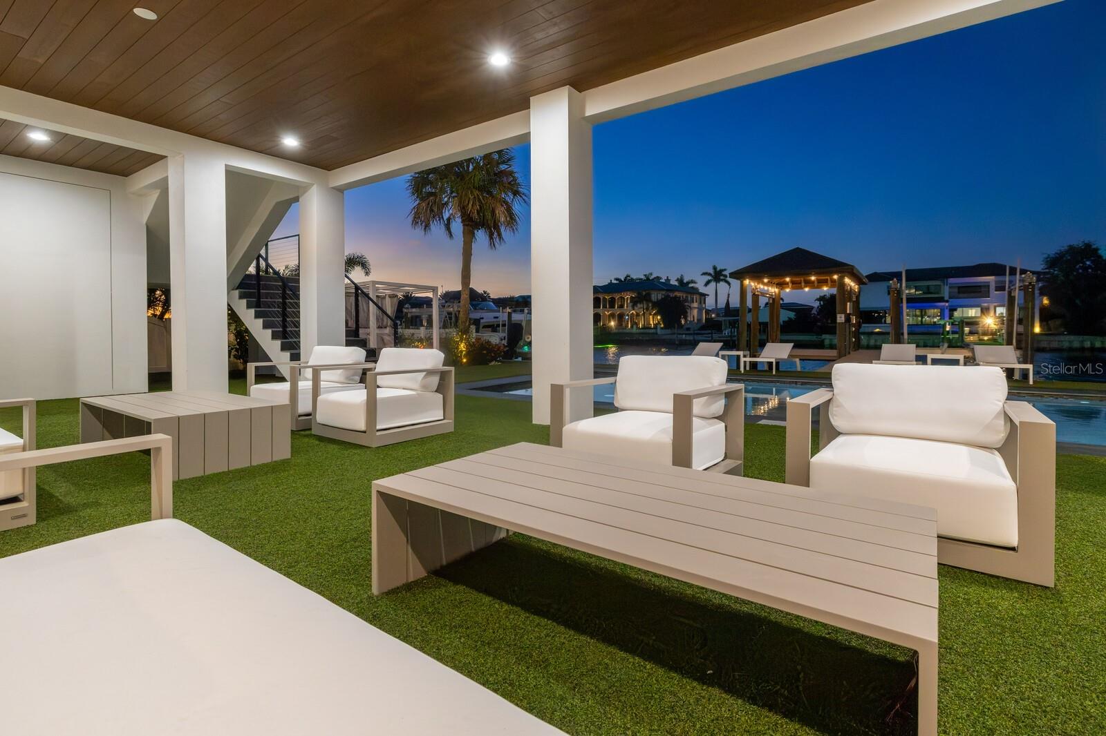 TB8422091 Property Photo