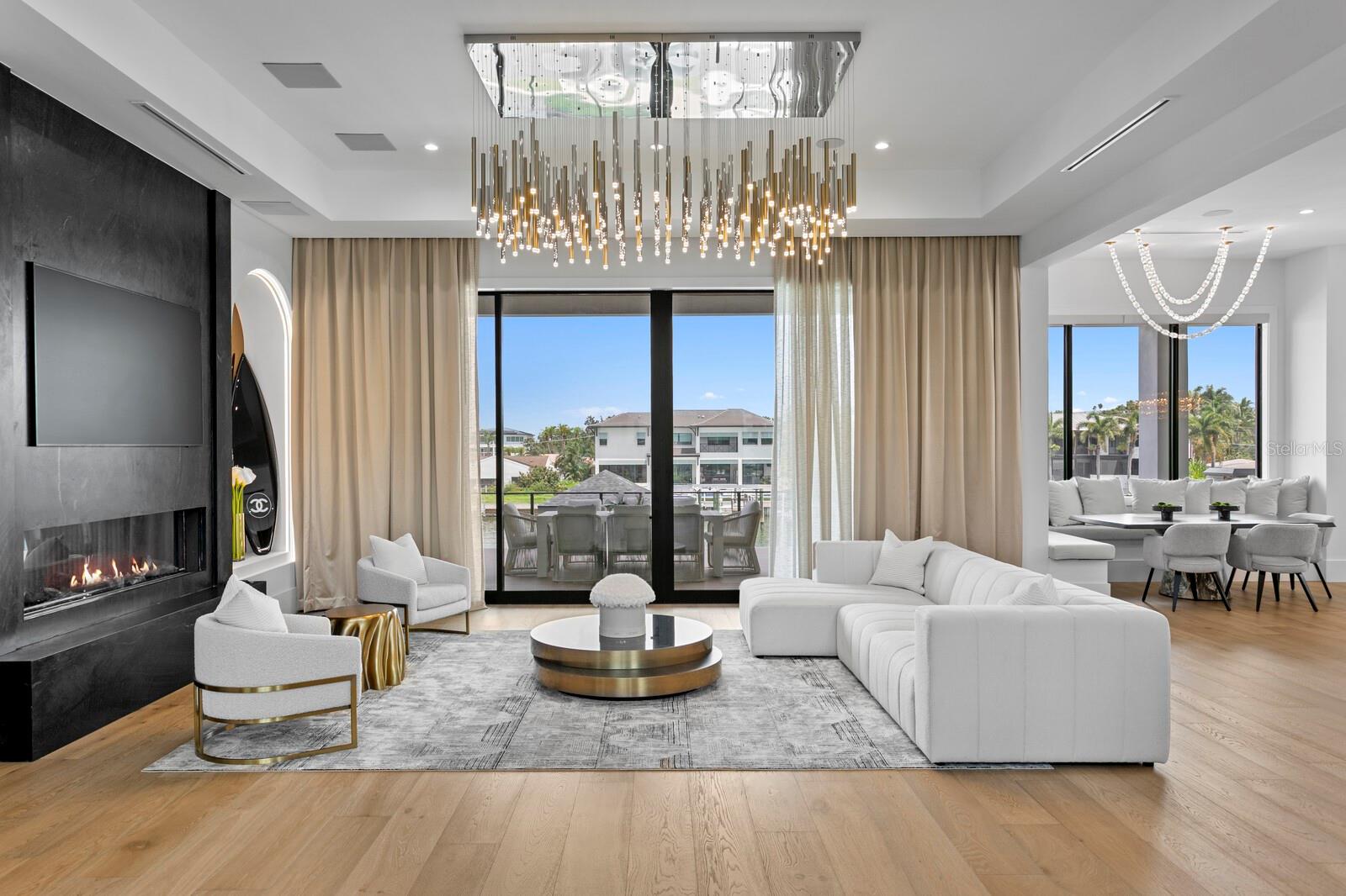 TB8422091 Property Photo