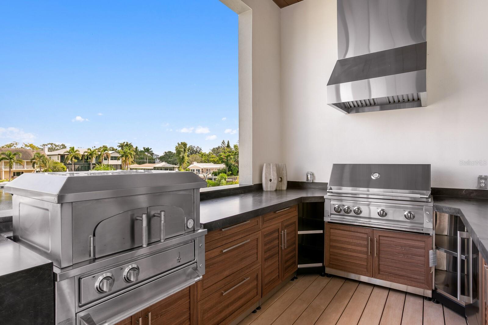 TB8422091 Property Photo