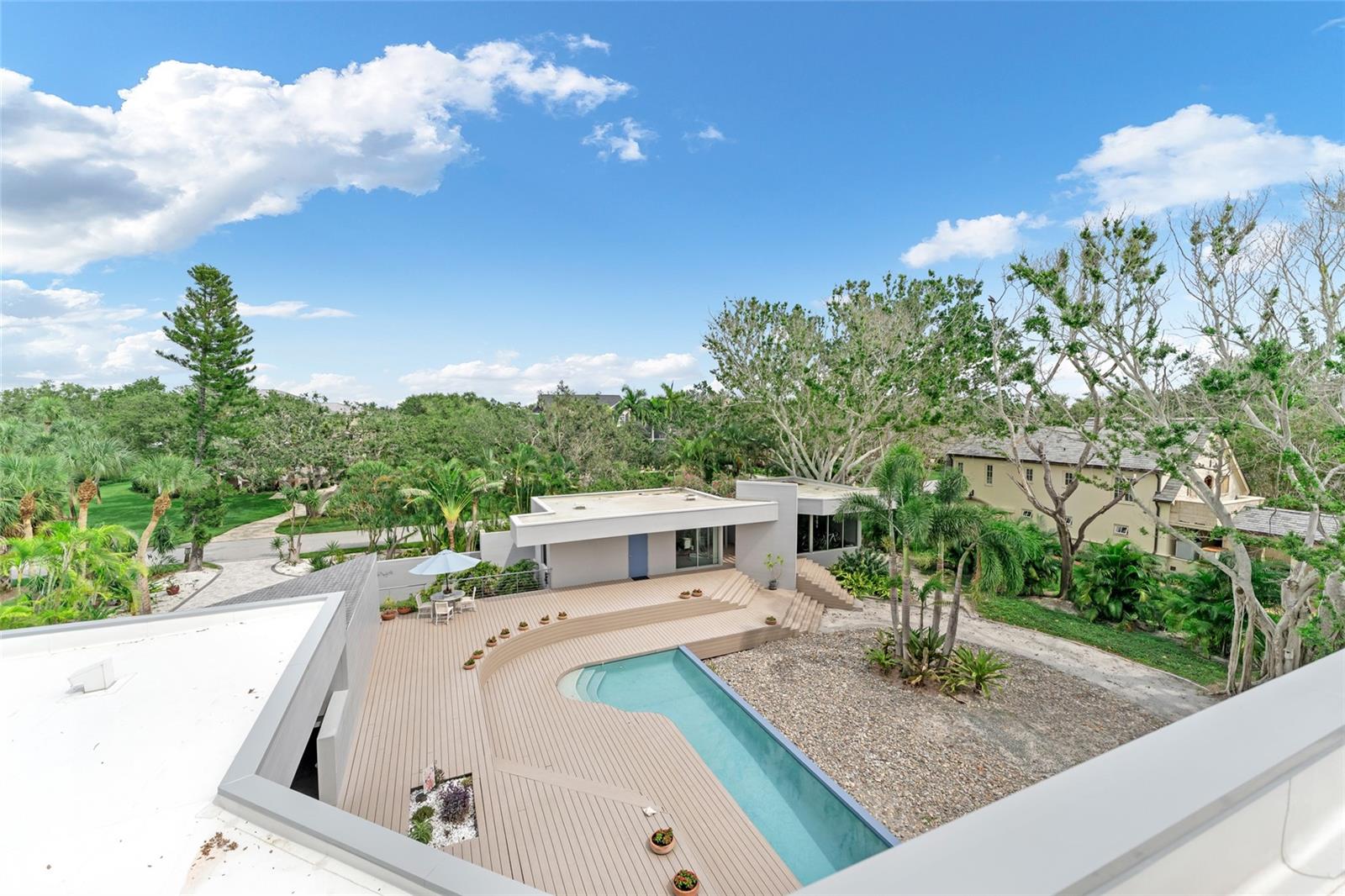 TB8422194 Property Photo