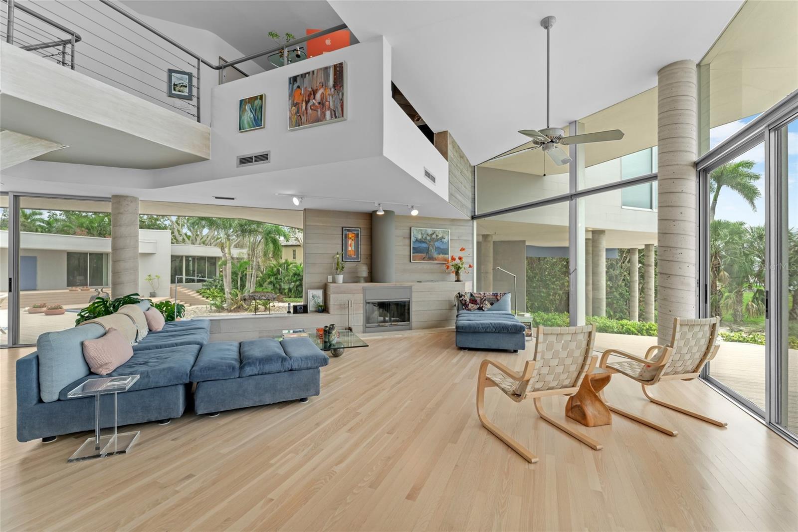 TB8422194 Property Photo