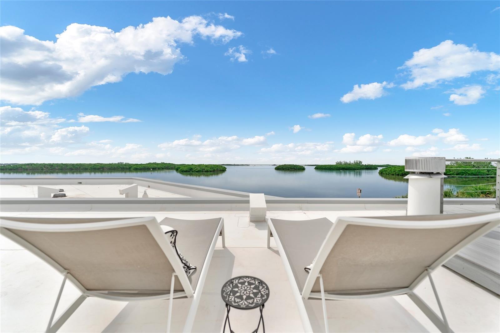 TB8422194 Property Photo