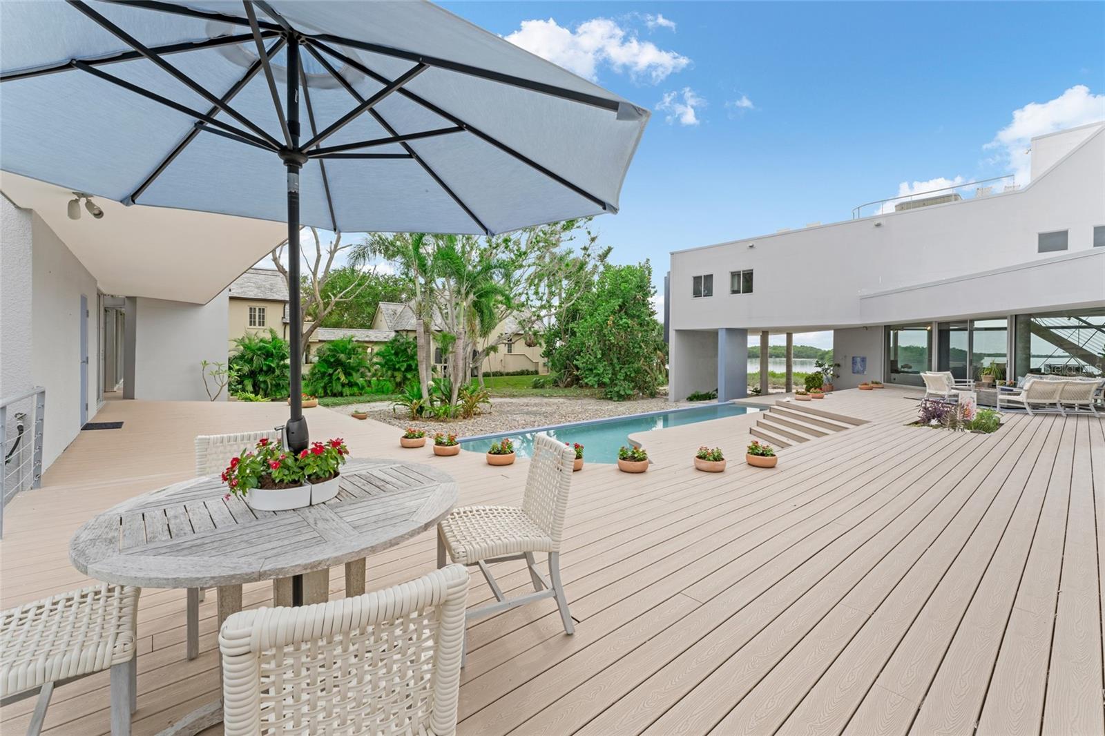 TB8422194 Property Photo