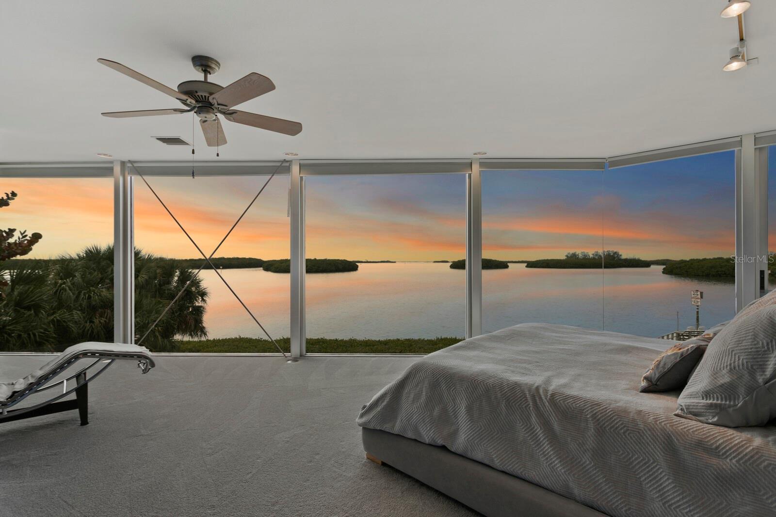 TB8422194 Property Photo